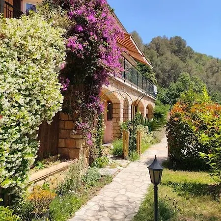 Holiday home Un Brin De Paille