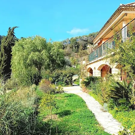 Holiday home Un Brin De Paille