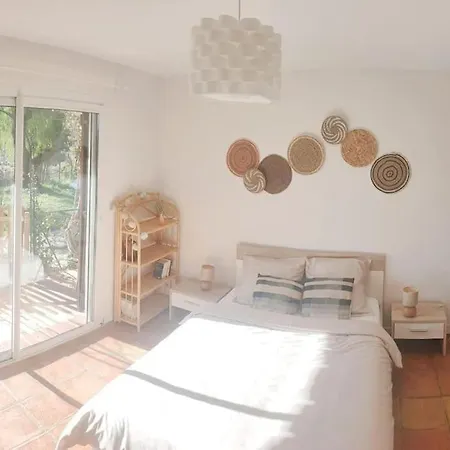 Holiday home Un Brin De Paille *