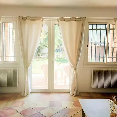 Holiday home Un Brin De Paille