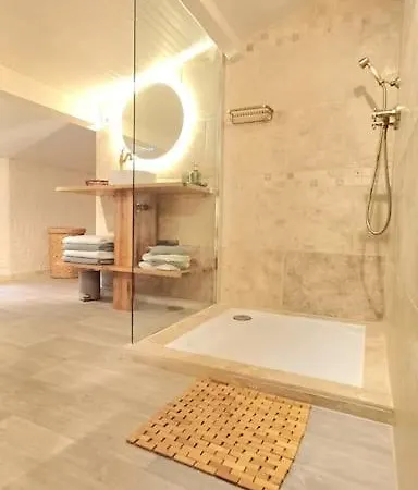 Holiday home Un Brin De Paille *